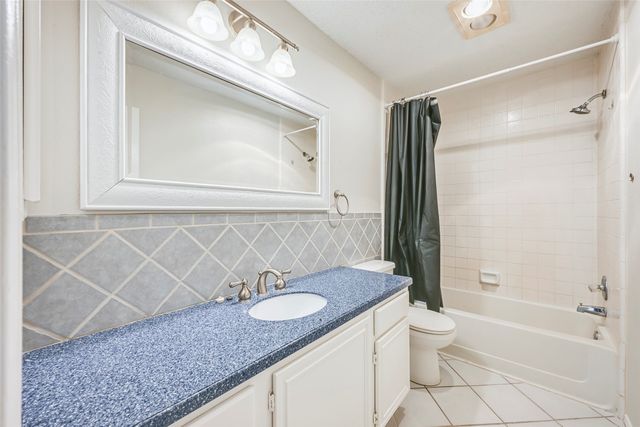 2822 White Oak Drive, Grand Prairie, TX 75052