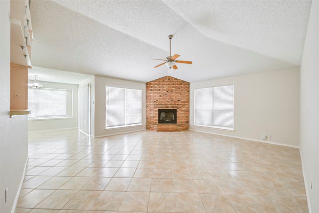 2822 White Oak Drive, Grand Prairie, TX 75052