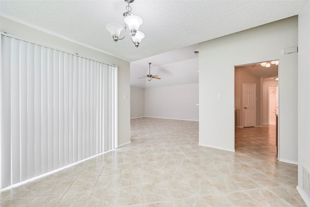 2822 White Oak Drive, Grand Prairie, TX 75052