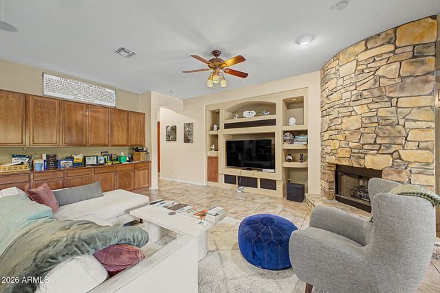65 S PRESIDIO Drive, Gilbert, AZ 85233