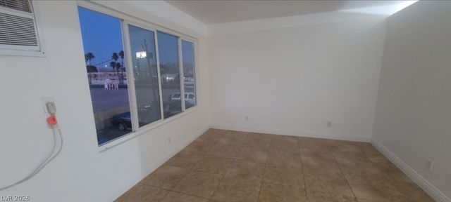 305 North 10th Street 20, Las Vegas, NV 89101