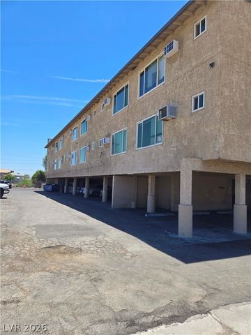305 North 10th Street 20, Las Vegas, NV 89101