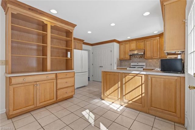 3512 Summerfield Lane, Winston-salem, NC 27106