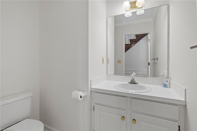 3512 Summerfield Lane, Winston-salem, NC 27106