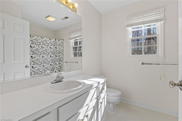 3512 Summerfield Lane, Winston-salem, NC 27106