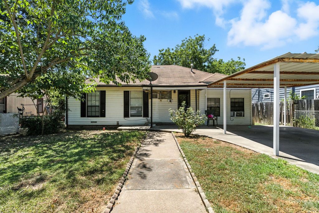 1010 SE 19th Street, Mineral Wells, TX 76067