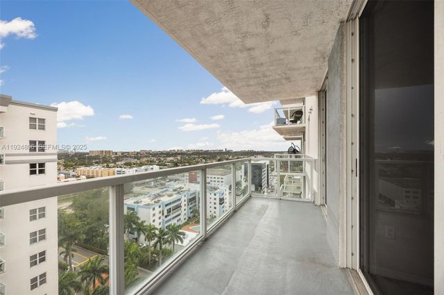 5085 NW 7th St PH12, Miami, FL 33126