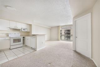 5085 NW 7th St PH12, Miami, FL 33126