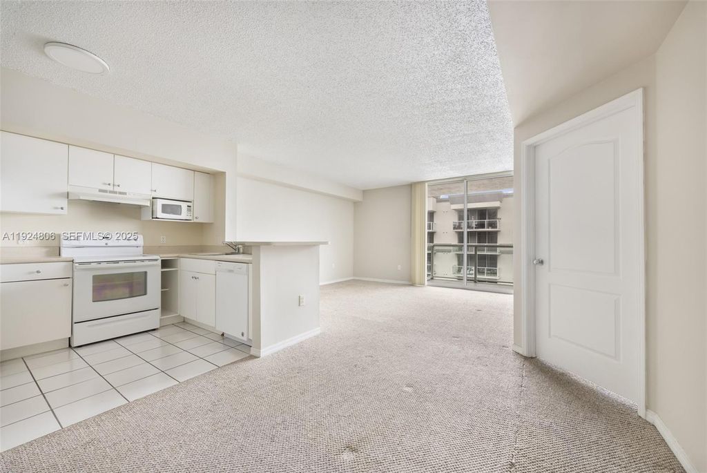 5085 NW 7th St PH12, Miami, FL 33126