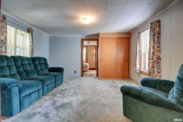 2002 GARFIELD Street, Clinton, IA 52732