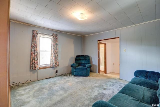 2002 GARFIELD Street, Clinton, IA 52732