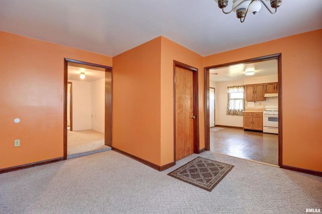 2002 GARFIELD Street, Clinton, IA 52732