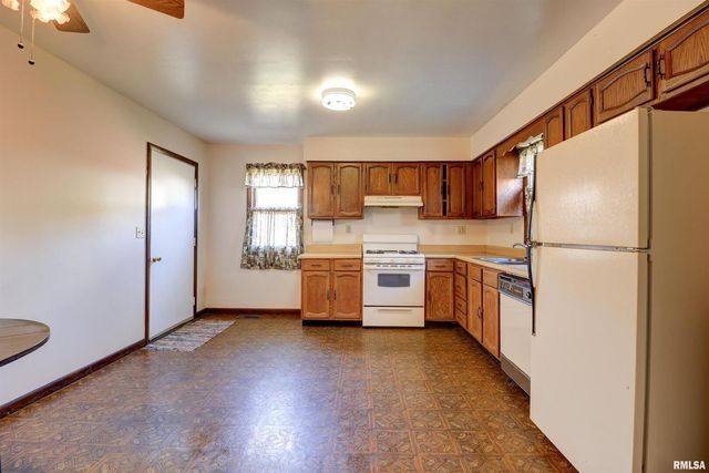 2002 GARFIELD Street, Clinton, IA 52732