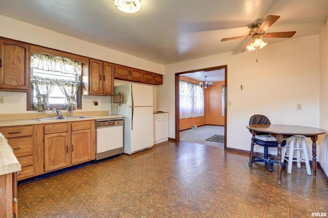 2002 GARFIELD Street, Clinton, IA 52732