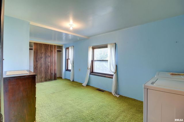 2002 GARFIELD Street, Clinton, IA 52732