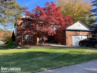 6190 Silverstone Drive, Troy, MI 48085