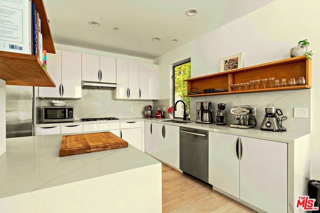 1892 Lucile Avenue, Los Angeles, CA 90026