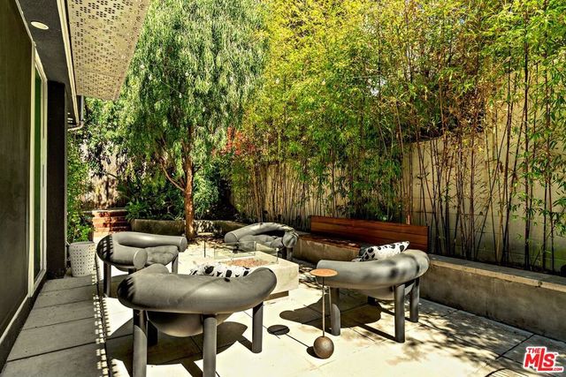 1892 Lucile Avenue, Los Angeles, CA 90026