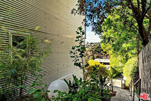 1892 Lucile Avenue, Los Angeles, CA 90026