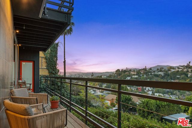 1892 Lucile Avenue, Los Angeles, CA 90026
