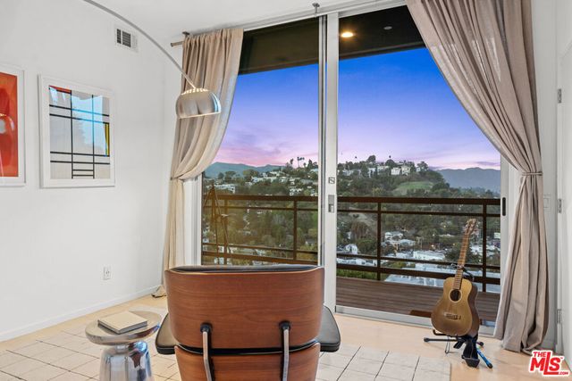 1892 Lucile Avenue, Los Angeles, CA 90026