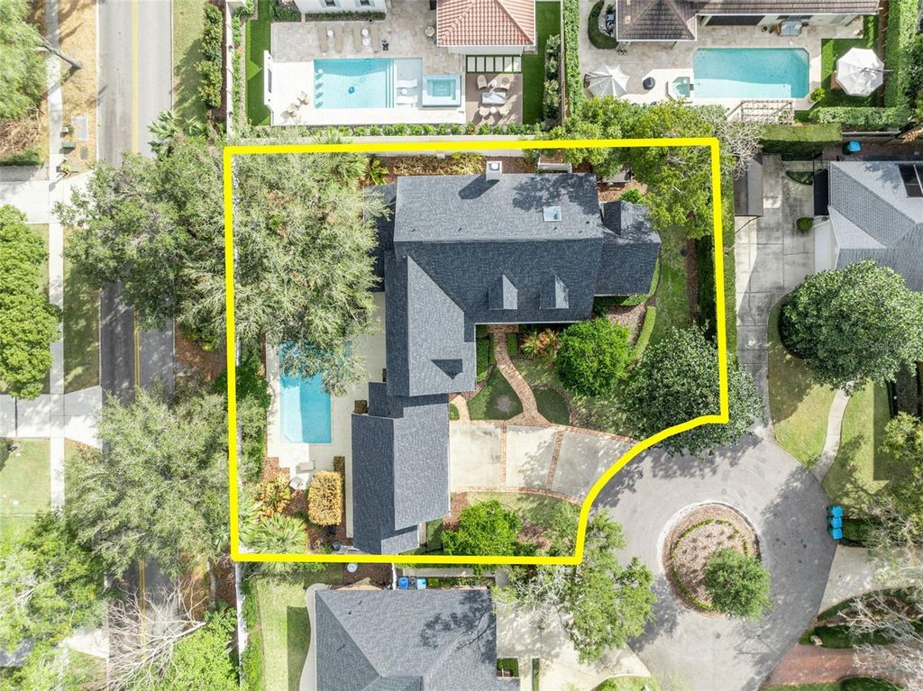 Image 40 of property listing at 2423 VIA SIENNA, Winter Park, FL 32789