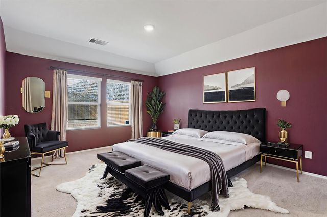 352 Sickle LOOP, Uhland, TX 78640