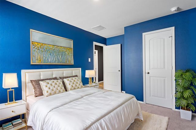 352 Sickle LOOP, Uhland, TX 78640