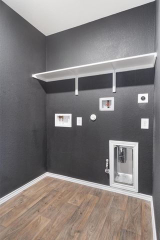 352 Sickle LOOP, Uhland, TX 78640