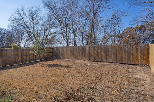 352 Sickle LOOP, Uhland, TX 78640