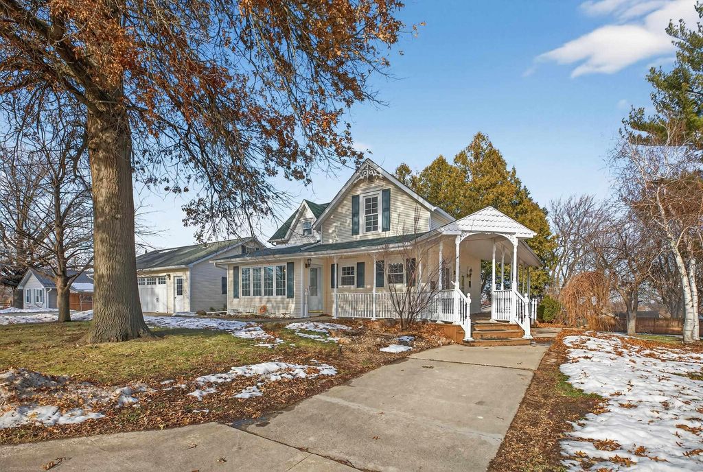 704 6th Street, Traer, IA 50675