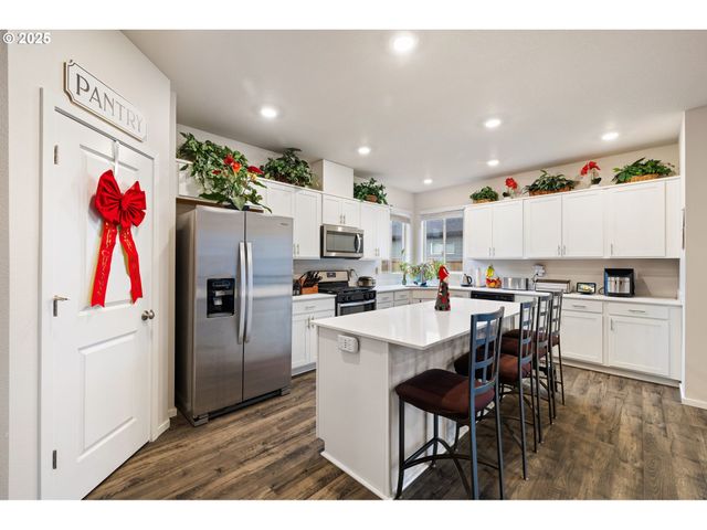 1633 ZOE Ave, Eugene, OR 97404