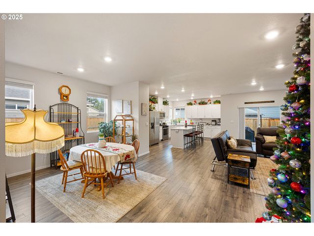 1633 ZOE Ave, Eugene, OR 97404