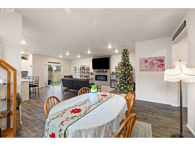 1633 ZOE Ave, Eugene, OR 97404