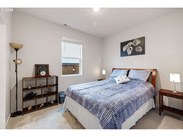 1633 ZOE Ave, Eugene, OR 97404