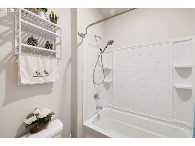 1633 ZOE Ave, Eugene, OR 97404