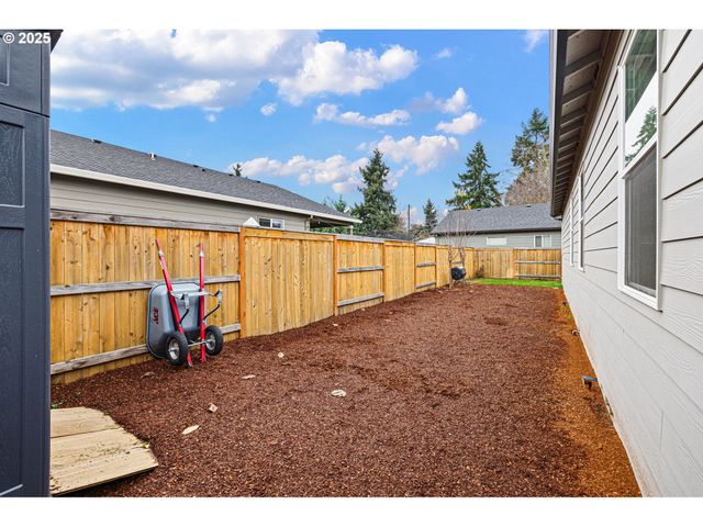 1633 ZOE Ave, Eugene, OR 97404