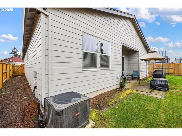 1633 ZOE Ave, Eugene, OR 97404