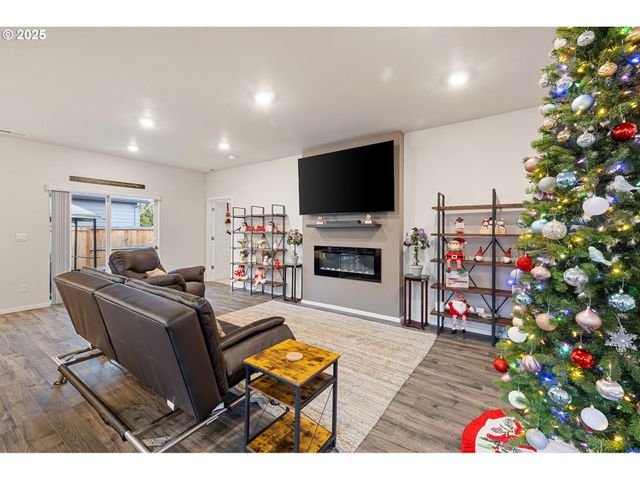 1633 ZOE Ave, Eugene, OR 97404