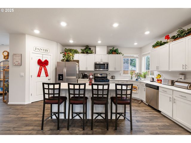 1633 ZOE Ave, Eugene, OR 97404