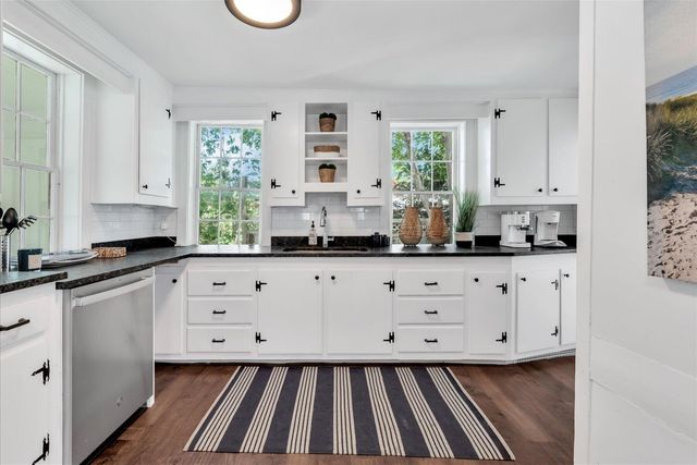 13 Silver Street, West Harwich, MA 02671