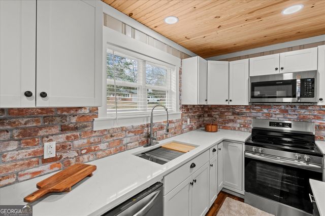 208 Bartlett Avenue, Roanoke, AL 36274