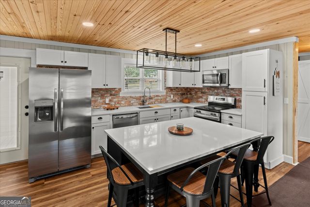 208 Bartlett Avenue, Roanoke, AL 36274