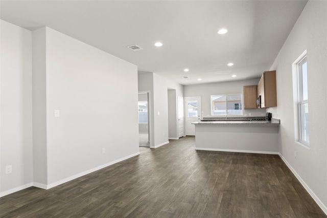 224 Barley LN, Elgin, TX 78621