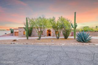 991 E Calle Mariposa, Tucson, AZ 85718