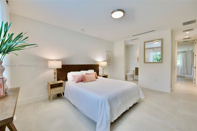 49 NW 108th St, Miami Shores, FL 33168