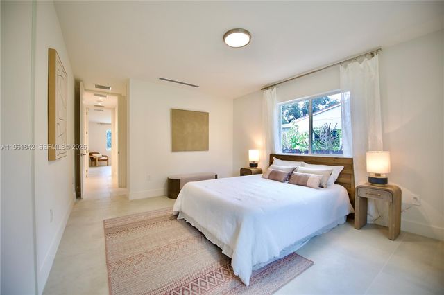 49 NW 108th St, Miami Shores, FL 33168