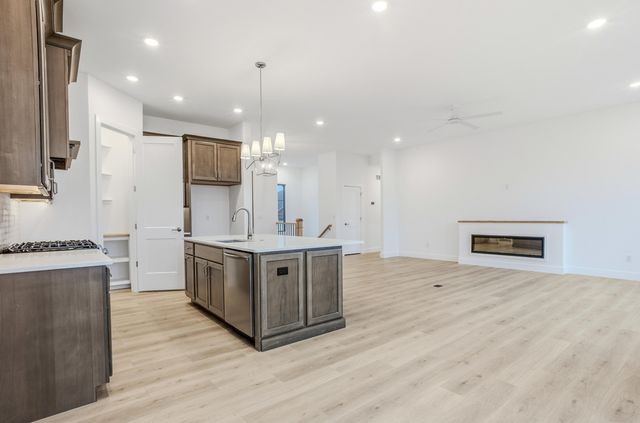 701 NAPA DR, Columbia, MO 65203