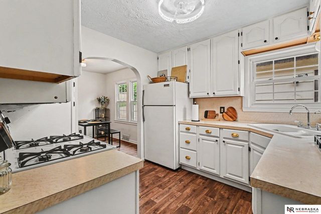 4136 S 39th Avenue, Omaha, NE 68107