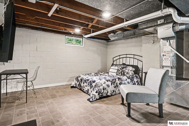 4136 S 39th Avenue, Omaha, NE 68107